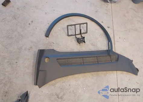 2023 Tesla Model Y Awd/Long Range Dual Motor All-Wheel Drive from USA, damaged, VIN 7SAYGDEE7PF913251